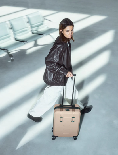 D_b_ Ramverk  Carry-on 55cm Cabin Spinner