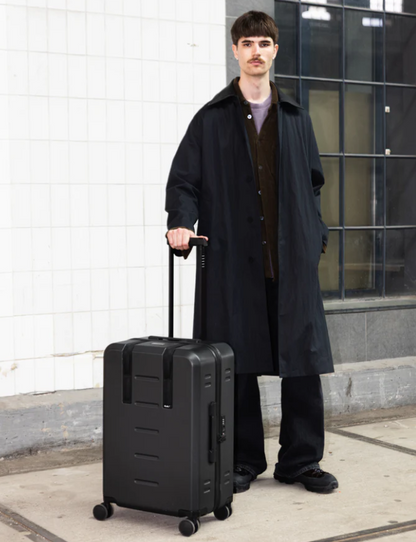 D_b_ Ramverk Check-in 4 Wheel Luggage Medium - 67cm