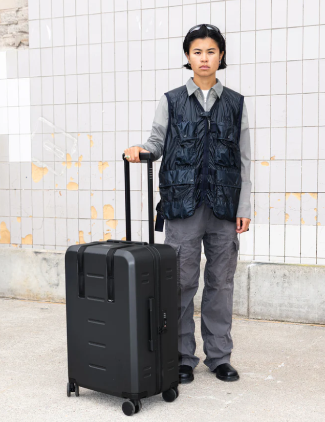 D_b_ Ramverk Check-in 4 Wheel Luggage Medium - 67cm