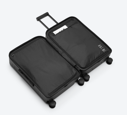 D_b_ Ramverk Check-in 4 Wheel Luggage Medium - 67cm