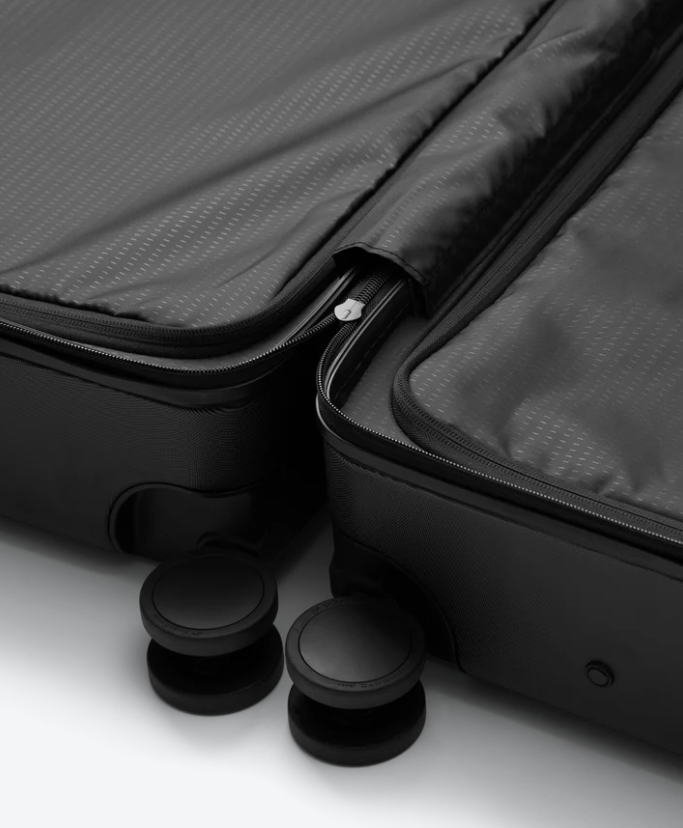 D_b_ Ramverk Check-in 4 Wheel Luggage Medium - 67cm