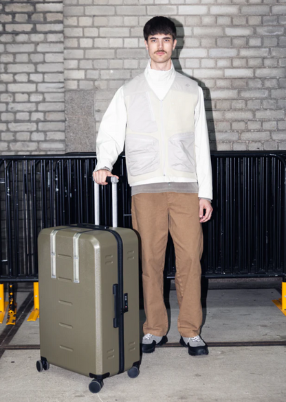 D_b_ Ramverk Check-in 4 Wheel Luggage Large - 78cm