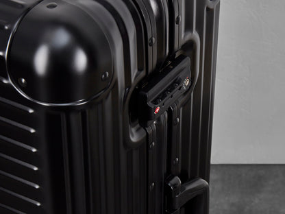 Rock Axel Medium Suitcase