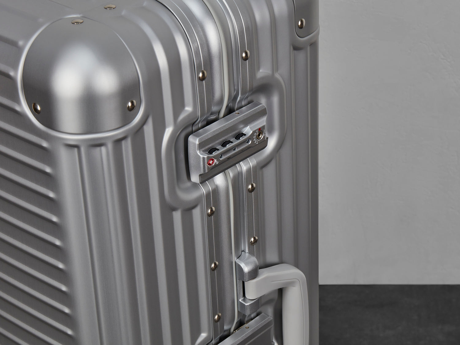 Rock Axel Small Suitcase