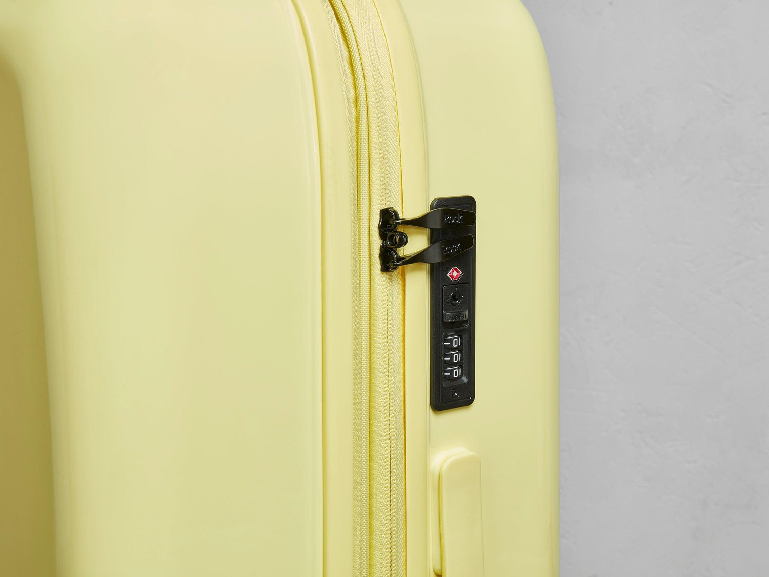 Rock Gelato Medium Suitcase