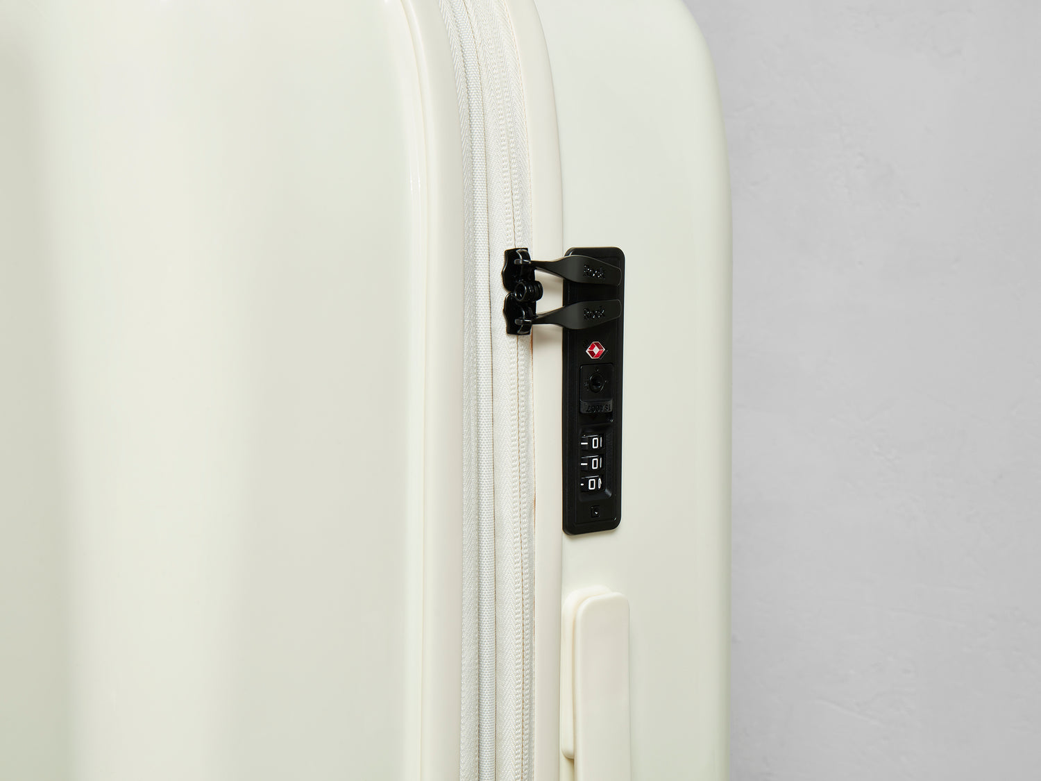Rock Gelato Medium Suitcase