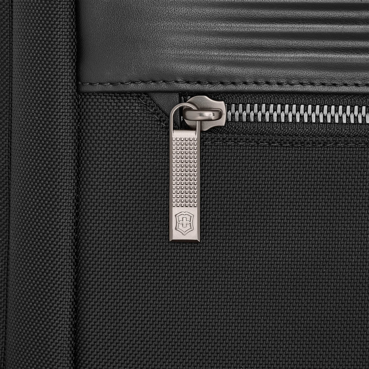 Victorinox Mythic Global Carry-On