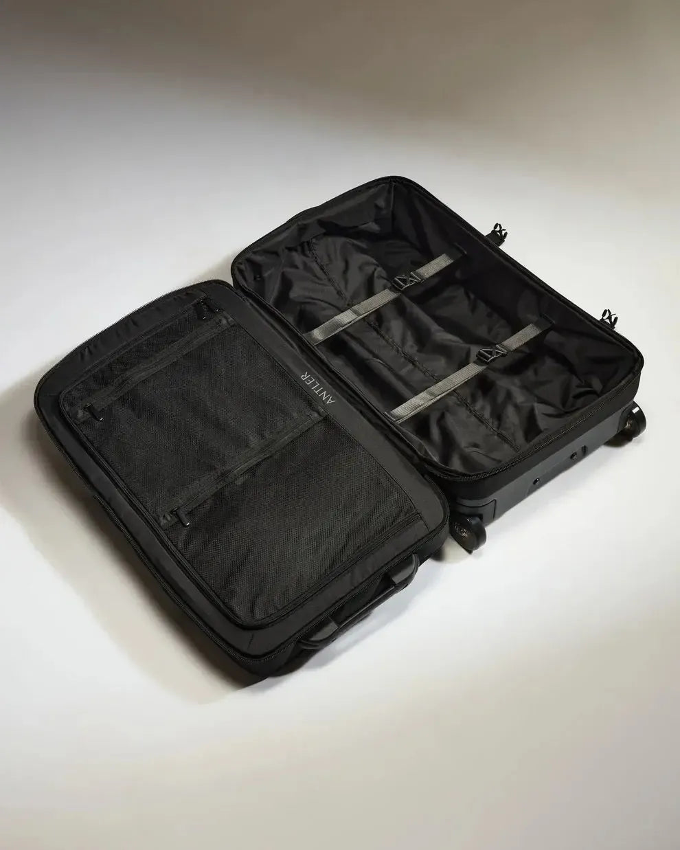 Antler Discovery Wheeled Duffel -73cm